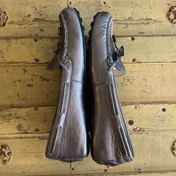 MICHAEL KORS 100% LEATHER METALLIC PEWTER FLAT LOAFER SLIDE FLATS - Picture 16 of 16